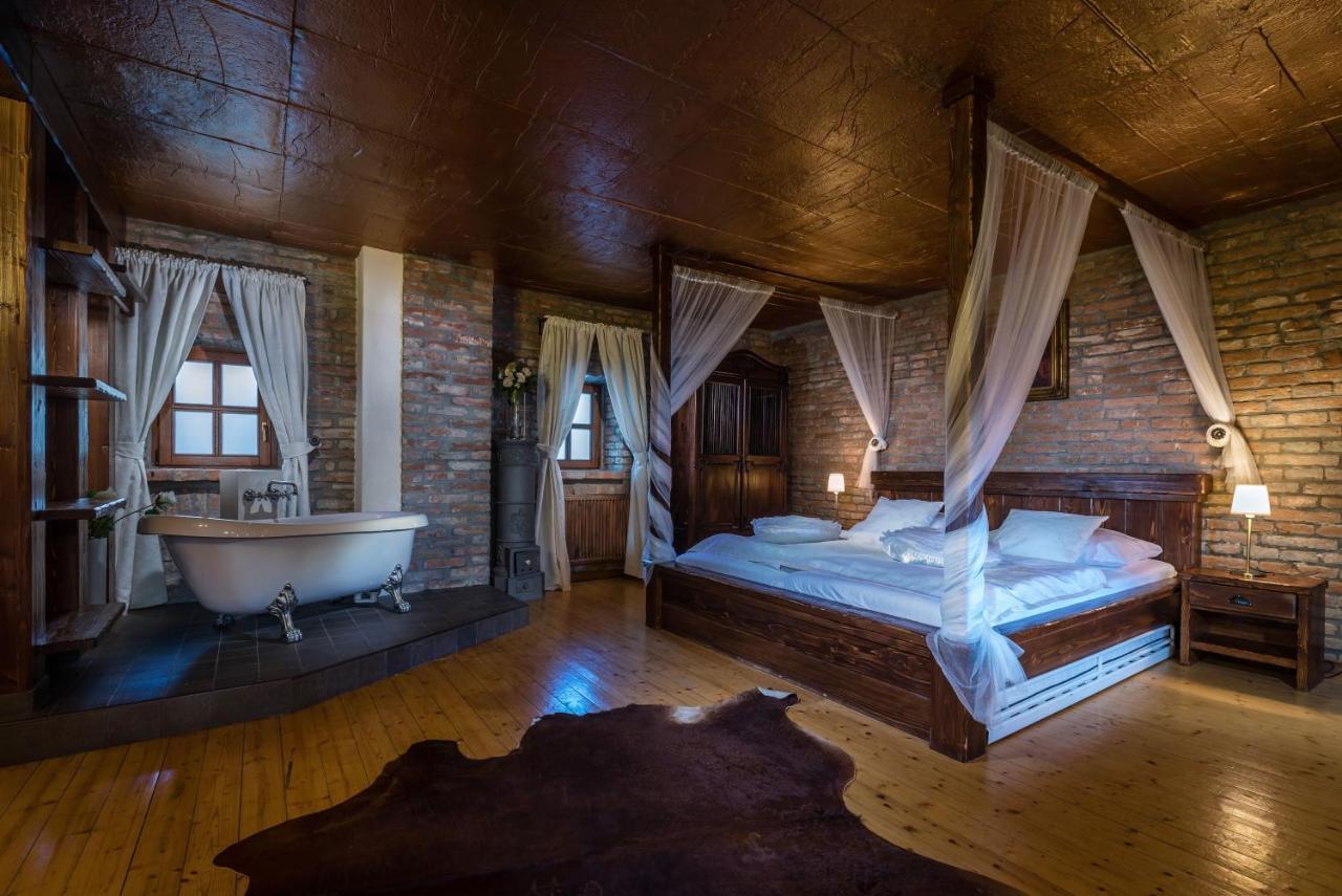 Chateau Krakovany 외부 사진